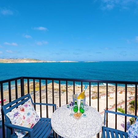 Islet Promenade Seafront Family Apartment With 2 Balconies By Getawaysmalta St. Paul's Bay Exterior foto